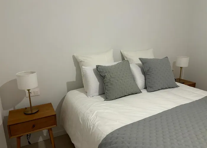 Galiciaguesthome-rosalia De Castro-silgar * 桑亨霍